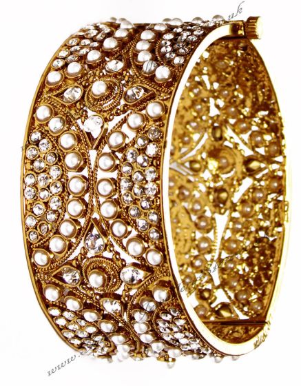 1 x Wide Antique Indian Cuff Bangle - White 2.4 WAWC03015 Indian Jewellery