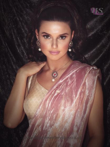 Isla Pendant & Earrings NACA10128C Indian Jewellery